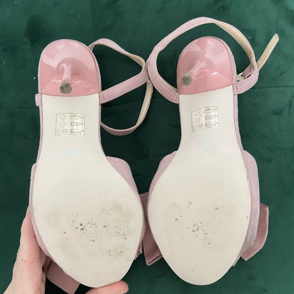 Pink suede Office London Scarlett bow heels - Picture 6 of 9